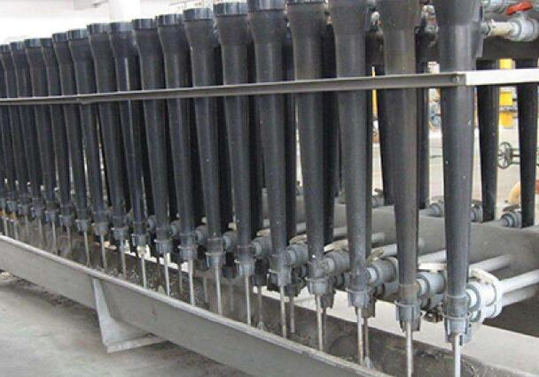 高濃除渣器的工作原理